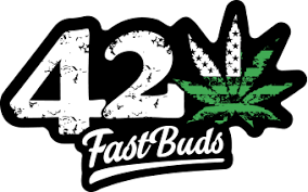 Fast Buds es un banco de semillas que sirve como un canal a través del cual las legendarias genéticas americanas llegan a Europa y, desde allí, a cultivadores de todo el mundo en forma de semillas feminizadas autoflorecientes. Gracias a la alta calidad de sus plantas, Fast Buds se ha convertido en el banco de semillas más revisado y mejor calificado en GrowDiaries.